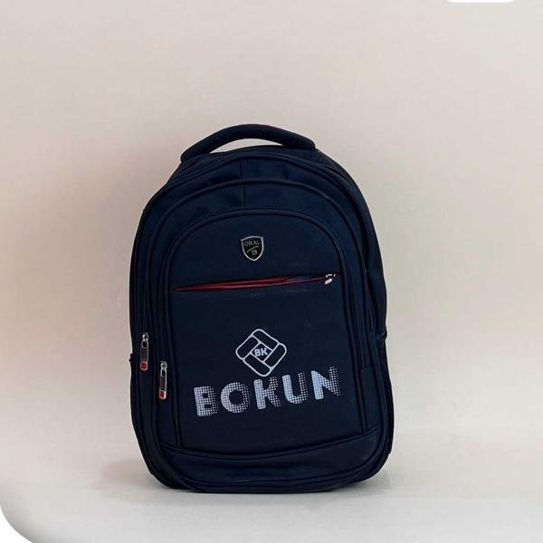 شنطة ظهر لاب مشرز وسط منSila