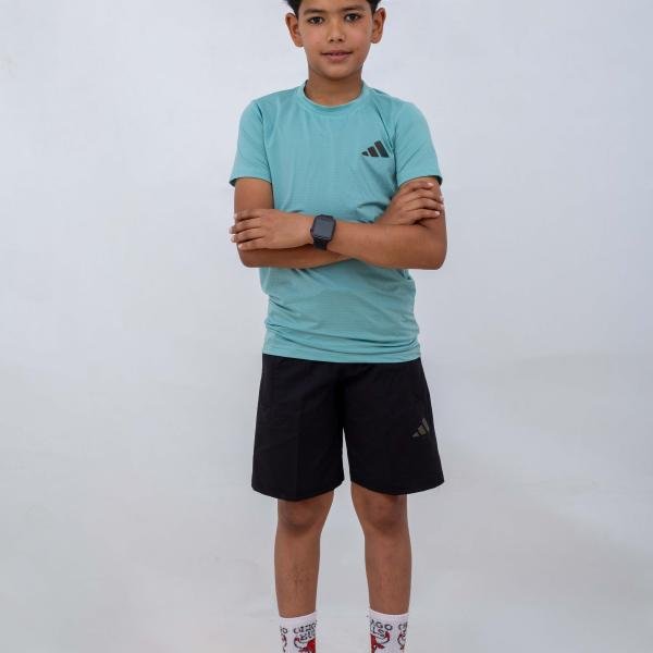 طقم تيشرت مع شورت رياضي للرجال والاطفال