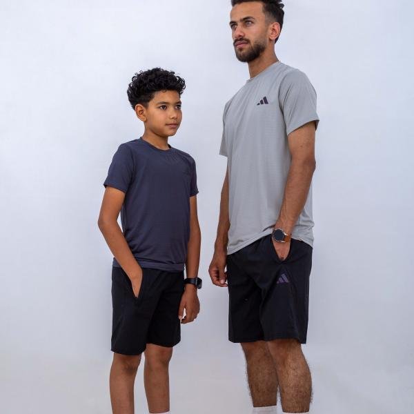 طقم تيشرت مع شورت رياضي للرجال